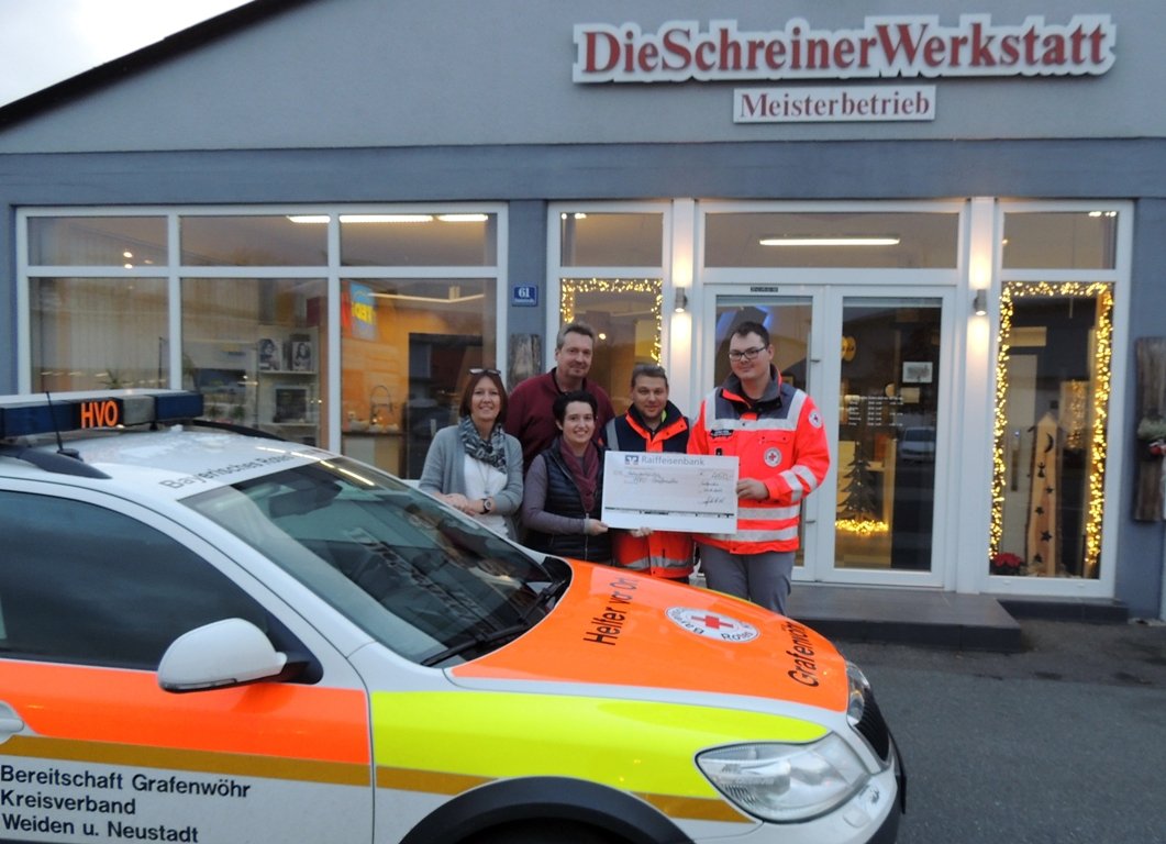 Helfer-vor-Ort-Spende-HvO-Auto-Grafenwoehr-Schreinerwerkstatt-Grafenwoehr